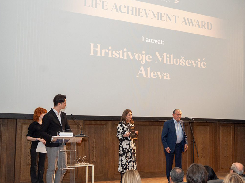 Life achievment award Aleva